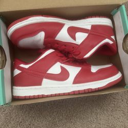 Nike Dunks 