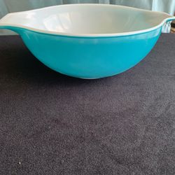 Vintage Pyrex Blue Horizon 444 Cinderella bowl with Handels