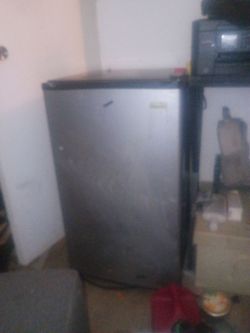 LMini fridge w freezer