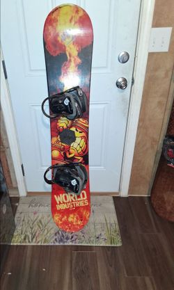 World Industries 141 cm SNOWBOARD  🏂