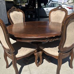 Round dining Table