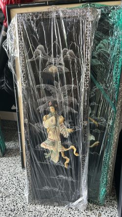 This vintage Japanese wall panel features a central figure crafted from mother-of-pearl against a black lacquer https://offerup.com/redirect/?o=YmFja2