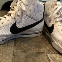 Nike Sweet Classic White Black Men's Size 12 for Sale in St. Petersburg, FL - OfferUp