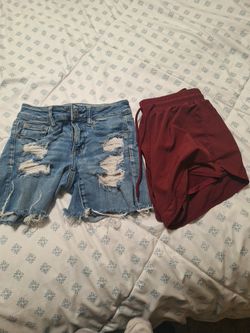 American Eagle Shorts Size 6 And Shorts With Pockets Size Medium. Total Price 6 Dollars 