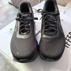 OnCloud Men’s Shoes - Size 9.5