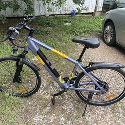 E-Bike w/ front suspension and 21 speeds 