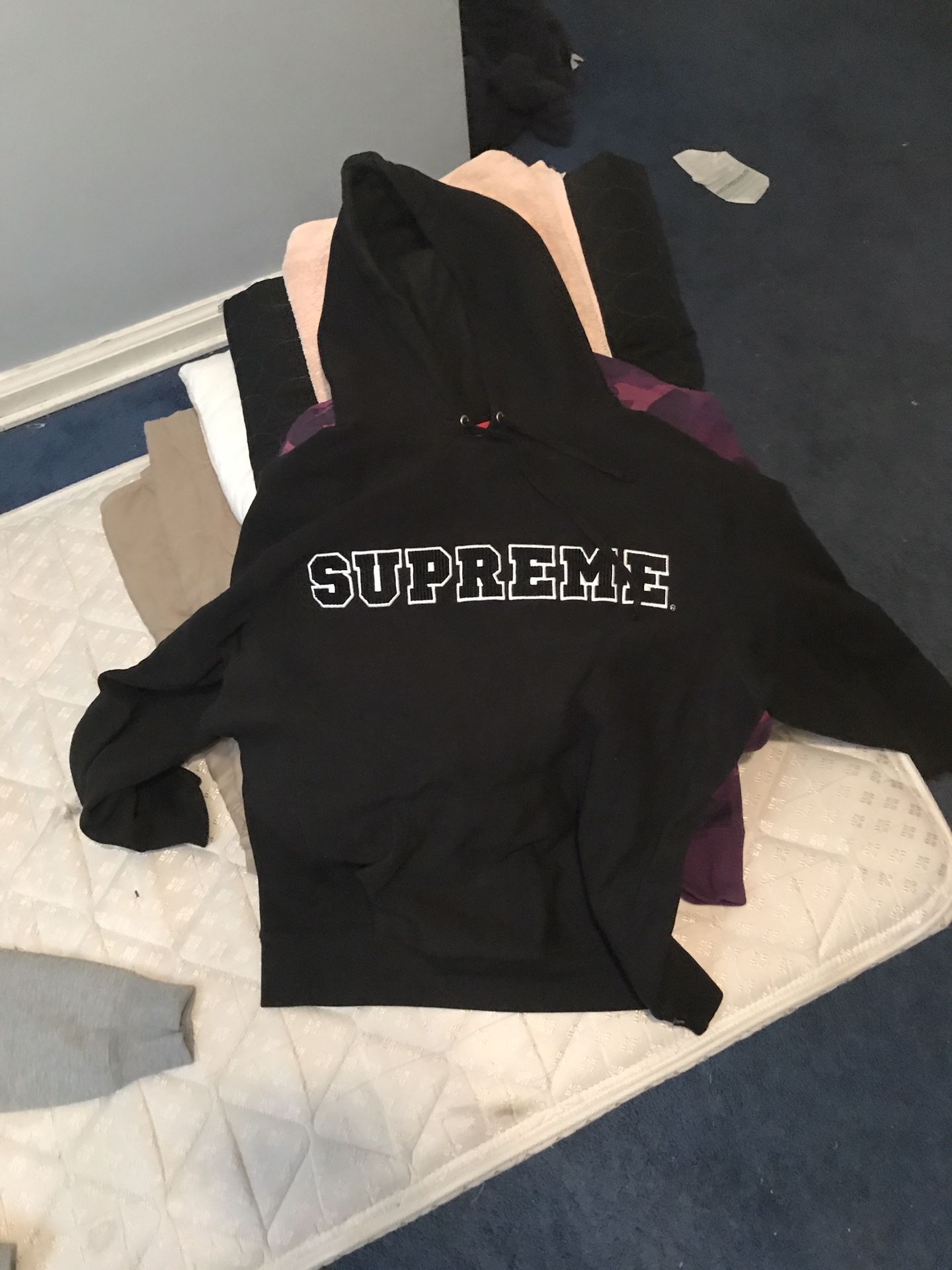 Supreme black Hoodie size medium