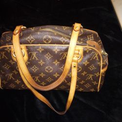 Louis Vuitton Purse 