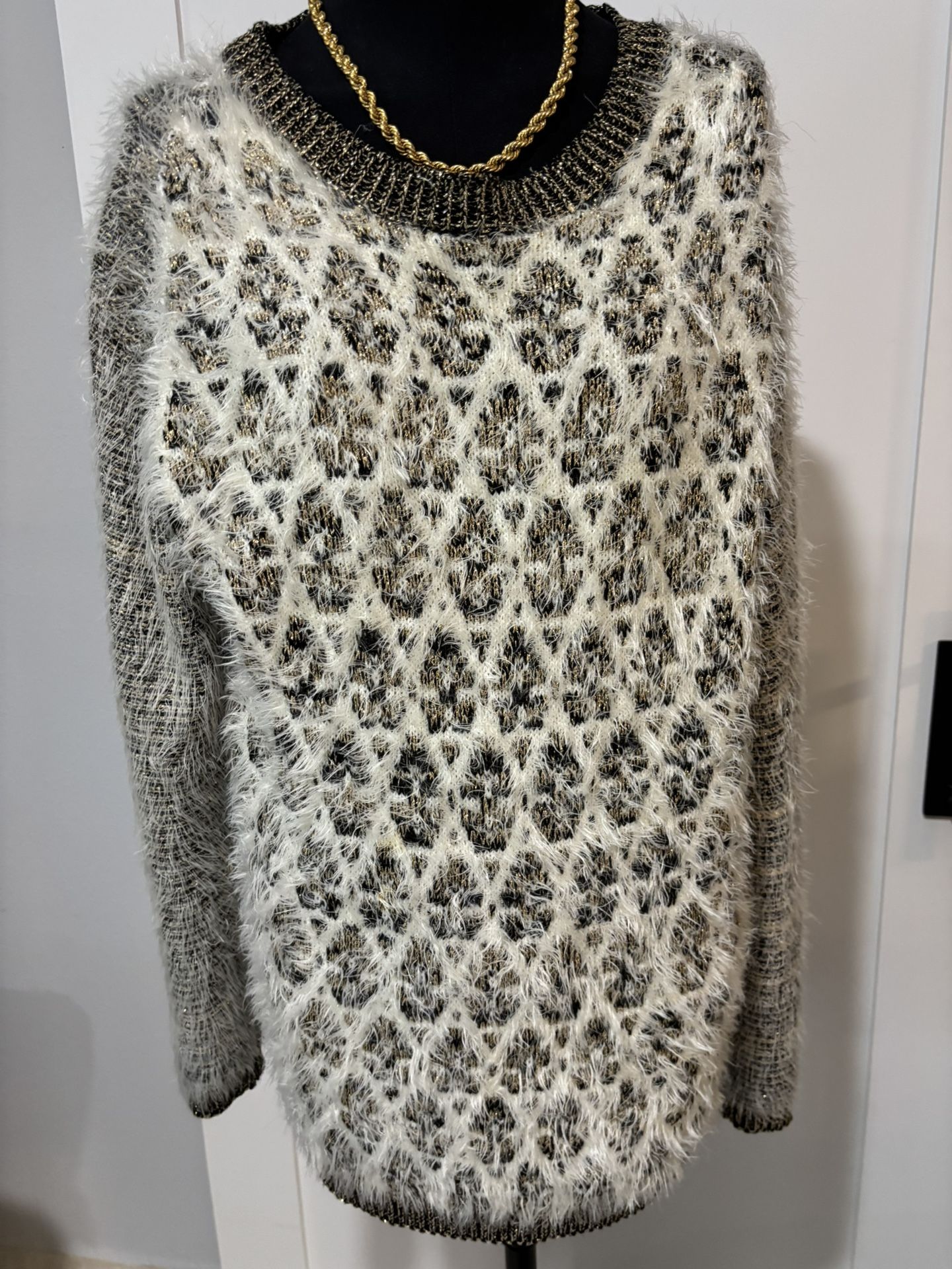 Women’s Sweater 