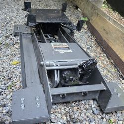 Low Profile Transmission Jack (800lb capacity)