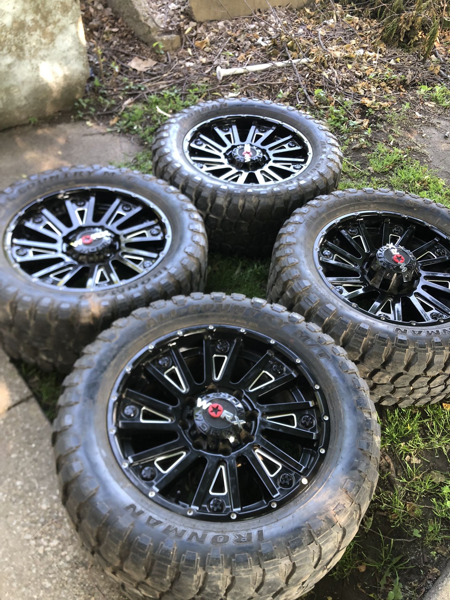 20” 8x180 Bolt Pattern Solo (2) Yantas Están Buenas Las Otras (2) Están Brincadas
