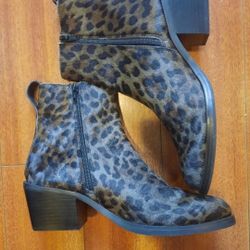Steve Madden Calf Fur Leopard Print 2 1/2" Heel Sleek Ankle Boot Size 7 1/2