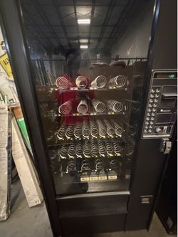 Snack Vending Machine for Sale – Great Condition