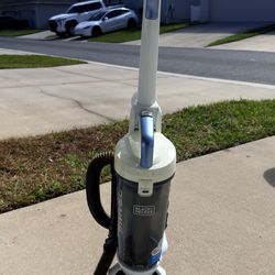 Black+Decker AIRSWIVEL vacuum for sale