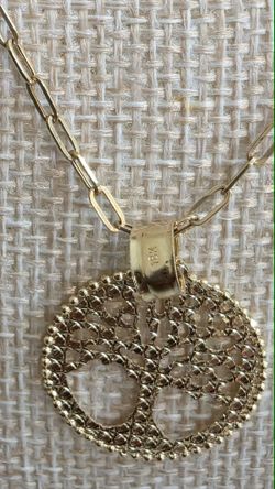 ✨ Beautiful 18 Karat Saudi Gold Tree of Life Pendant ✨