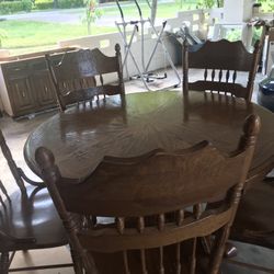 Adjustable Wooden Table With 6 Chairs 