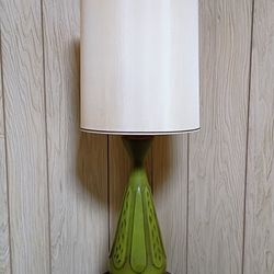 Mid Century Modern MCM Brutalist Pop 1960s Avocado Green Ceramic Table Lamp