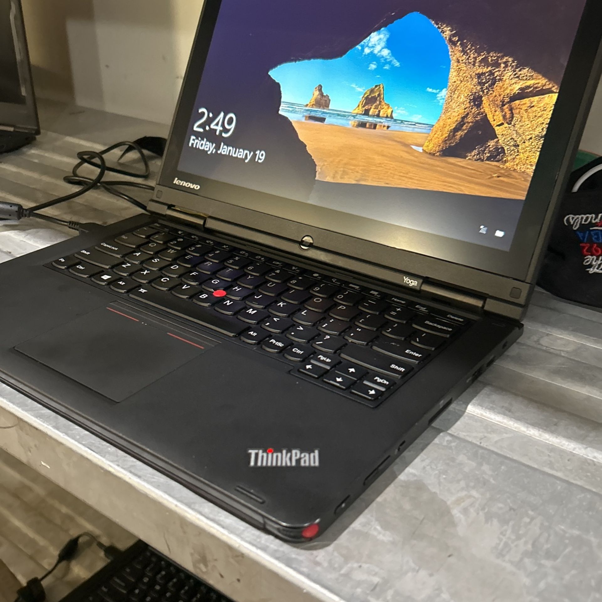 lenovo yoga i7  exelent condition touch screen and tablet