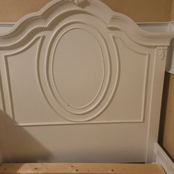 Beautiful & Elegant! White, Wooden, TWIN size Bed Frame