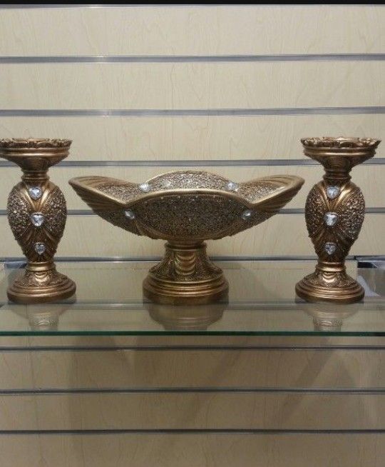 Vase & 2 Candle Holders _ Home Decoration set ( NEW ) resin. Gold