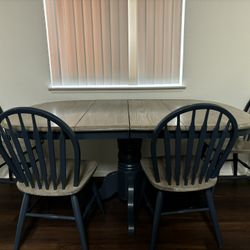 Beautiful Table And Chairs With Two Leaves 