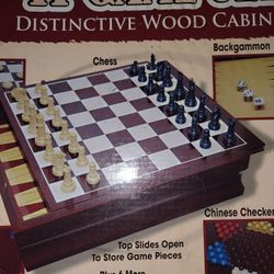 Traditions 11 Game Set Distinctive Cabinet Checkers Backgammon Mancala Chess no box