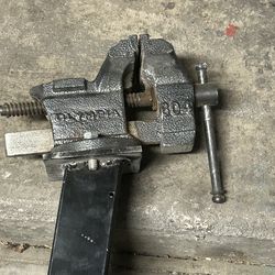 Vise (on tailgate hitch for mobility)