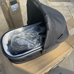 Uppababy Bassinet Black With Adapters