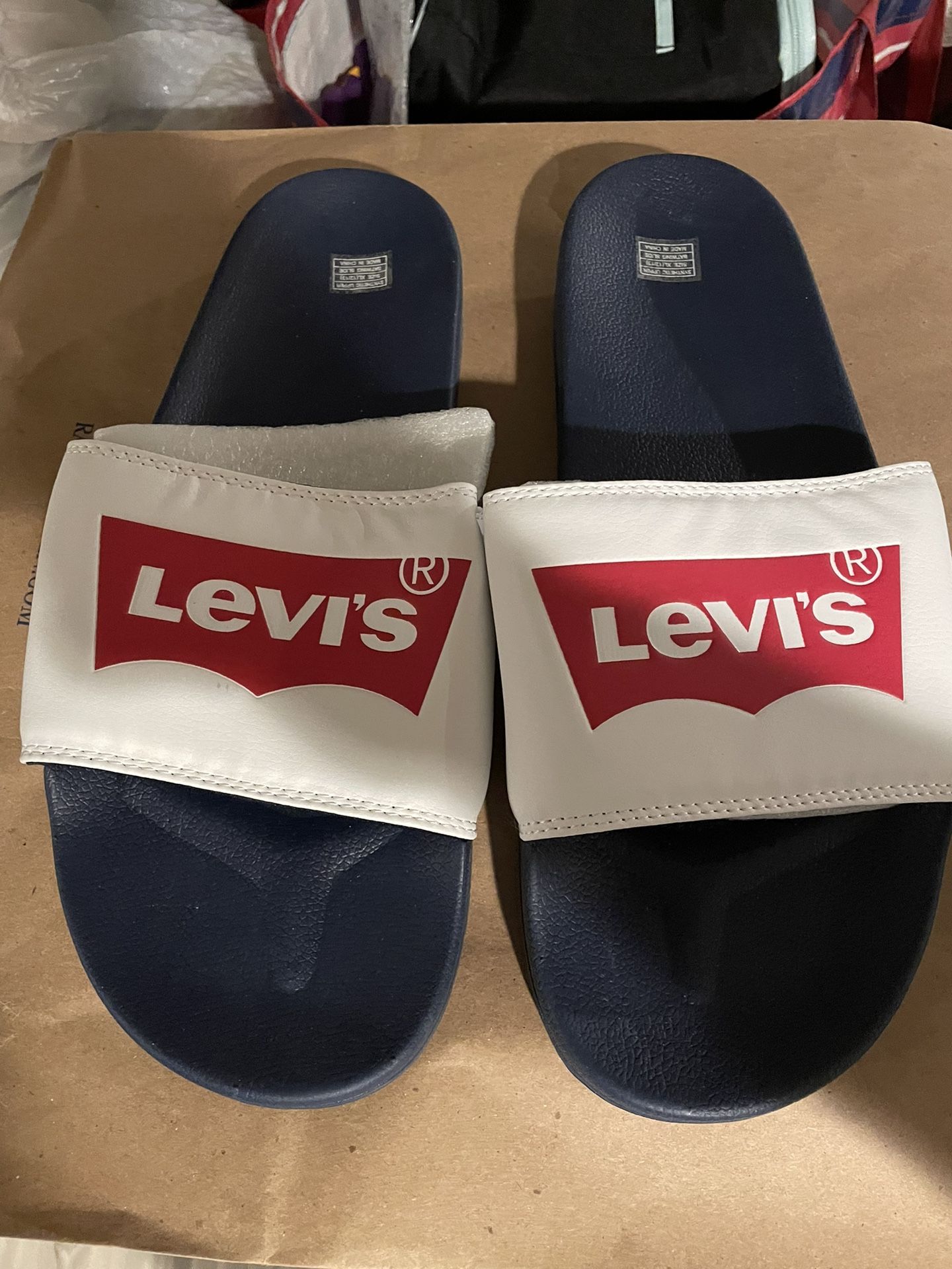 Men slides and t-shirts