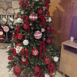 7.5 Ft Christmas tree