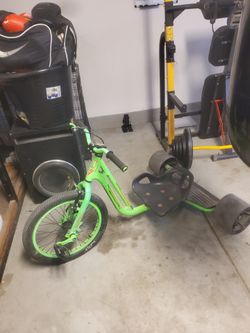 Neon Green Triad Lantern 2 Drift Trike