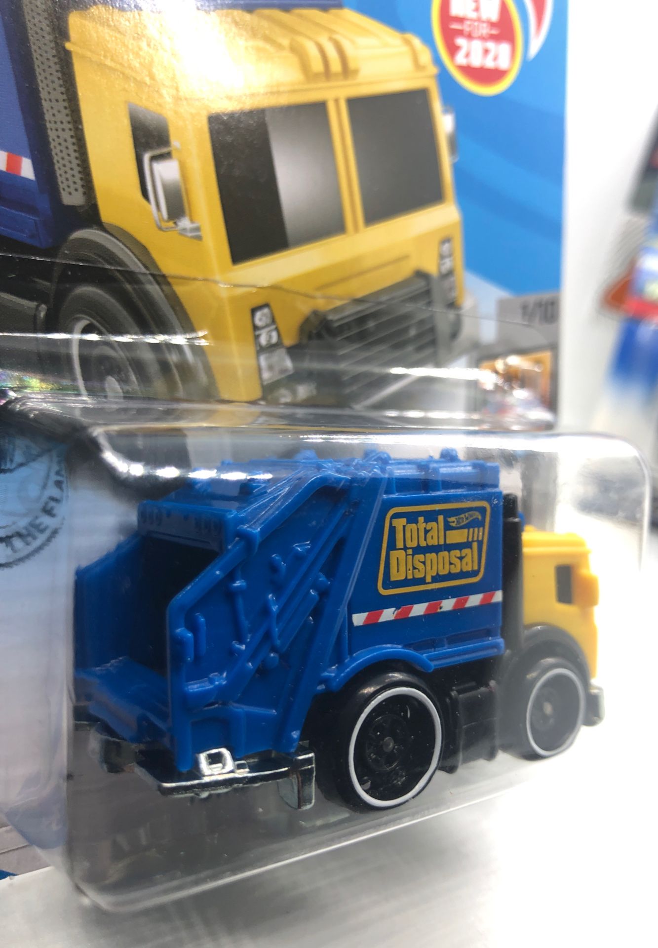 HOT WHEELS