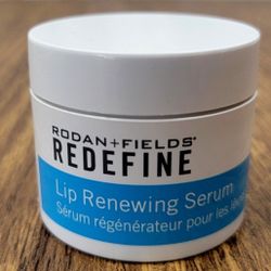 Lip Renewing Serum Rodan+fields