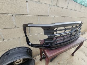 Ford F-150 front grille from 2024–2025