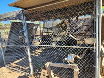 Chain link cage