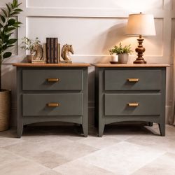 Modern Set Of Nightstands / Side tables / Endtables 