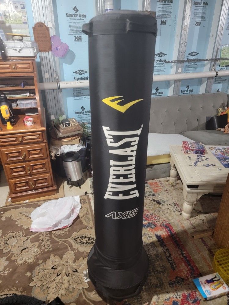 Everlast Axis Heavy Bag Like New