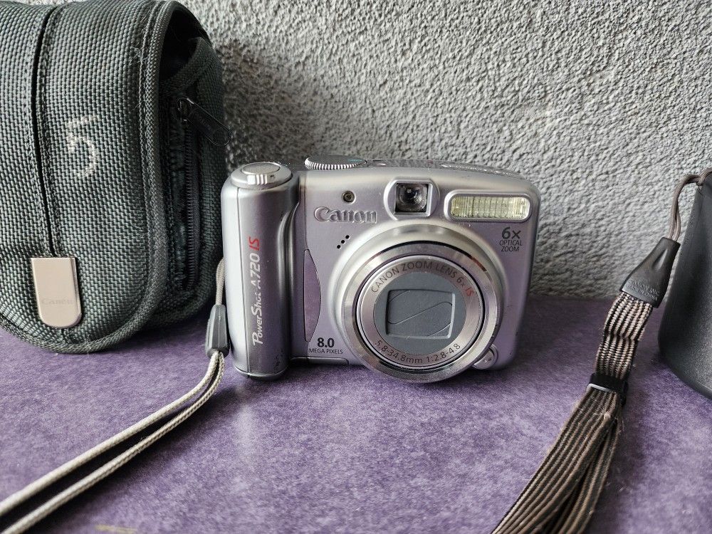 Canon Powershot Digital Camera & Case 