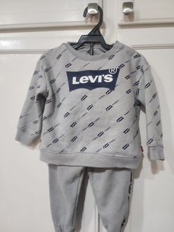 Levis Cute  Set,  Soft &warm ,pick Up Palmdale Ca