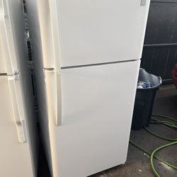 Kenmore 18 Cu Ft Refrigerator And Freezer 