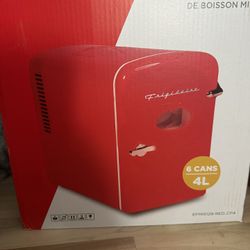 Frigidaire Mini Fridge 