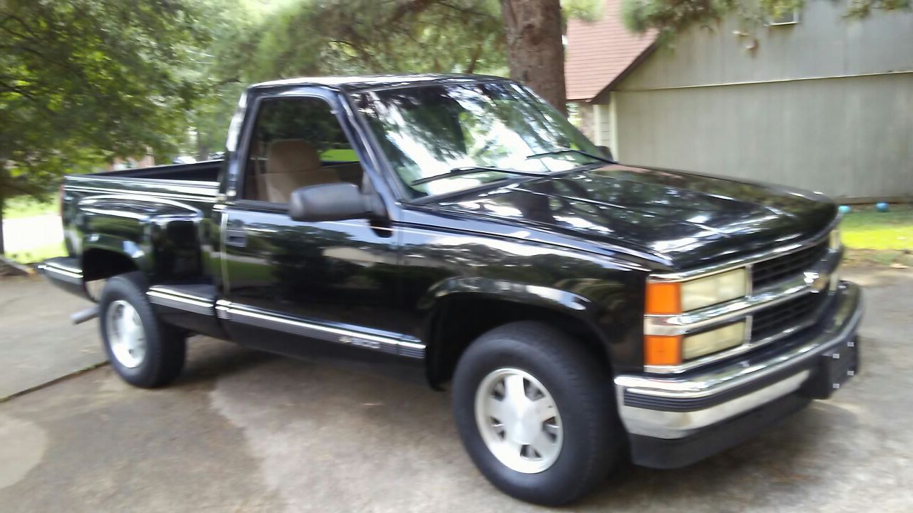 1997 Chevy Silverado 1500 Short Bed Sport Side. MINT CONDITION!! 126,000 Actual Miles!!!