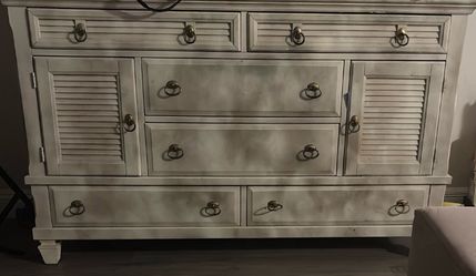 Dresser