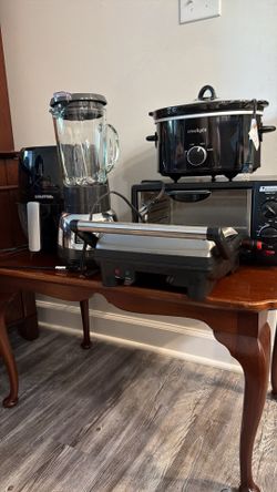 ✨ Moving Sale– Complete Kitchen Bundle + Table ✨