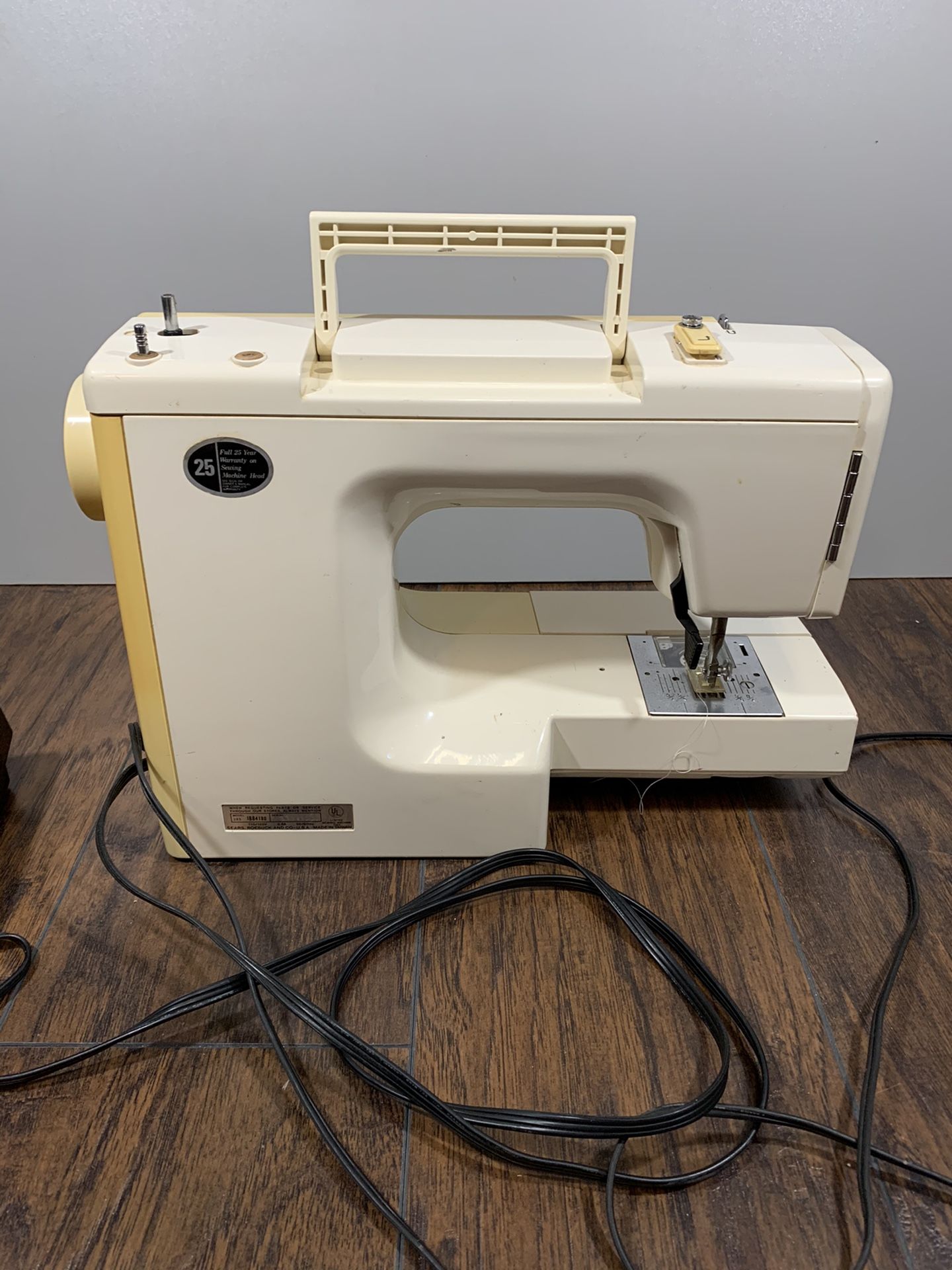 Kenmore 30 Stitch Sewing Machine Model 1884180 for Sale in Dahlonega