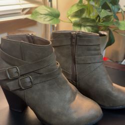 Woman’s Heeled Ankle Boots