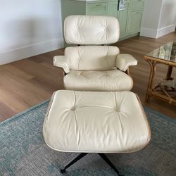 Eames Lounge Chair Reproduction 