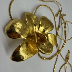 Vintage Singaporean Orchid Necklace Good Tone 