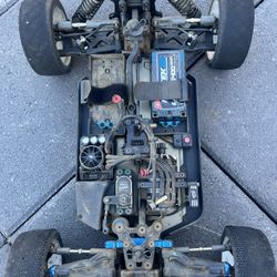Team Associated RC8b4.1E