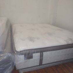 💢💯💢💯 $499 Queen Stearns And Foster Medium Firm Mattress $499 💯💢💯💢 